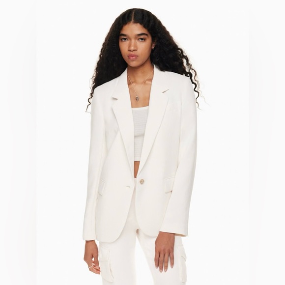 Wilfred Jackets & Blazers - EUC ARITZIA x WILFRED - Generation Blazer Japanese Crepe Blazer, Small